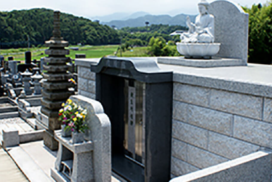 戒善寺境内にある水明館納骨堂の実際の外観